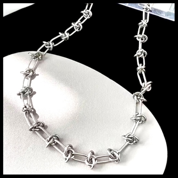 SILVER PAPER CLIP CHOKER NECKLACE - Picture 1 of 3